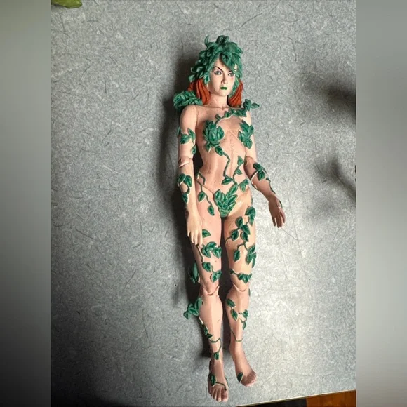 Poison Ivy JUSTICE DC Direct Action Figure Alex Ross Series 3 - Picture 2 of 2